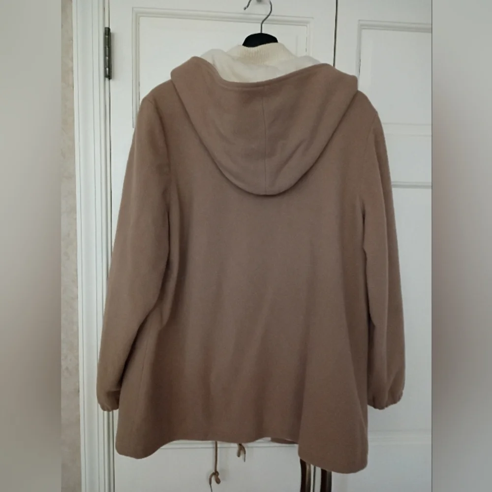 Elegant Tan Hooded Trench Coat 100% Wool Coat Pit To Pit 23".No Size Tag - Picture 5 of 14